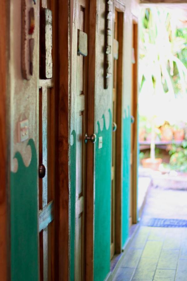 Tiki Dorm Villa Santa Catalina Exterior photo